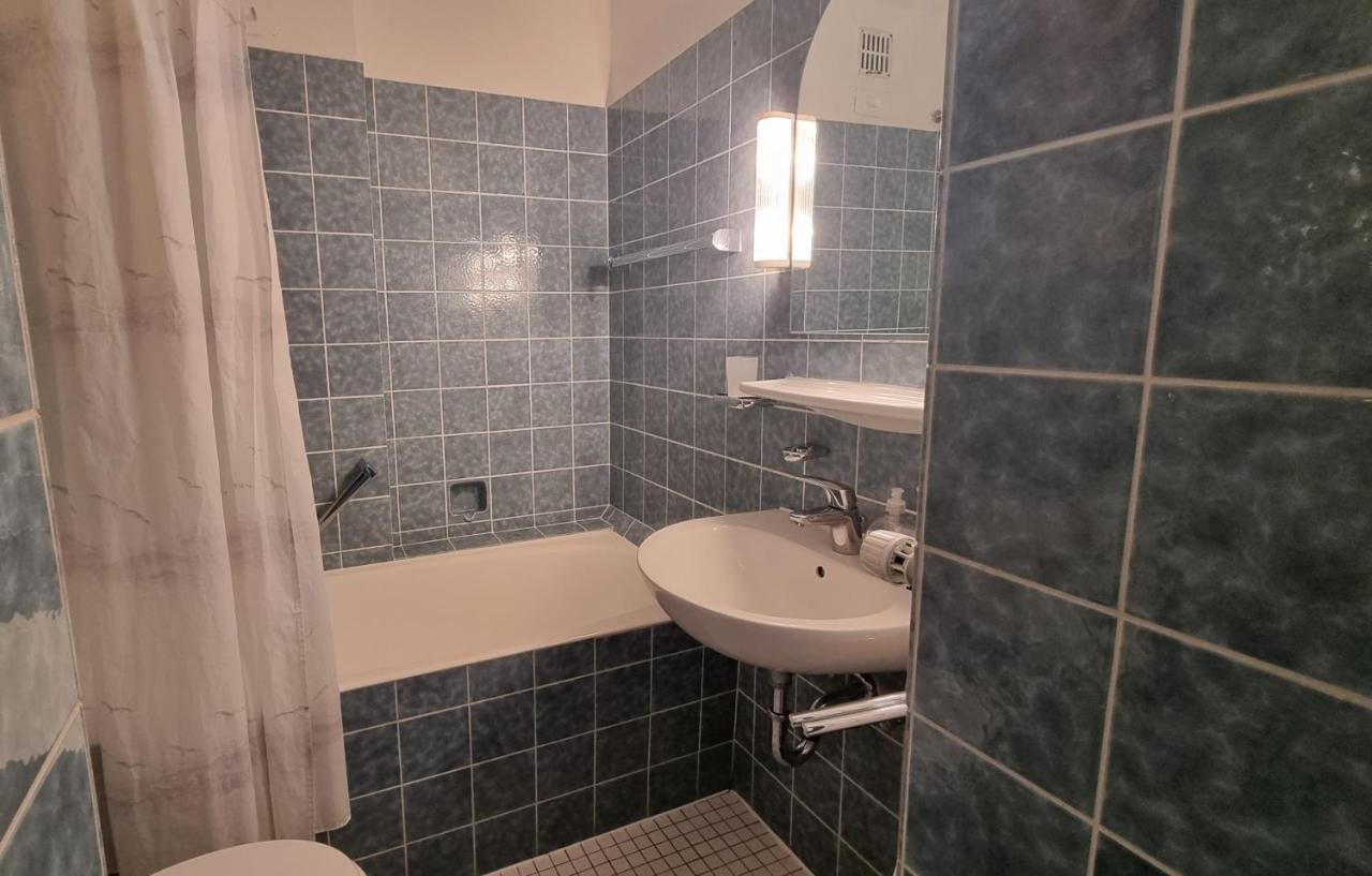 Haus Andreas-dirk-str 7 14 *